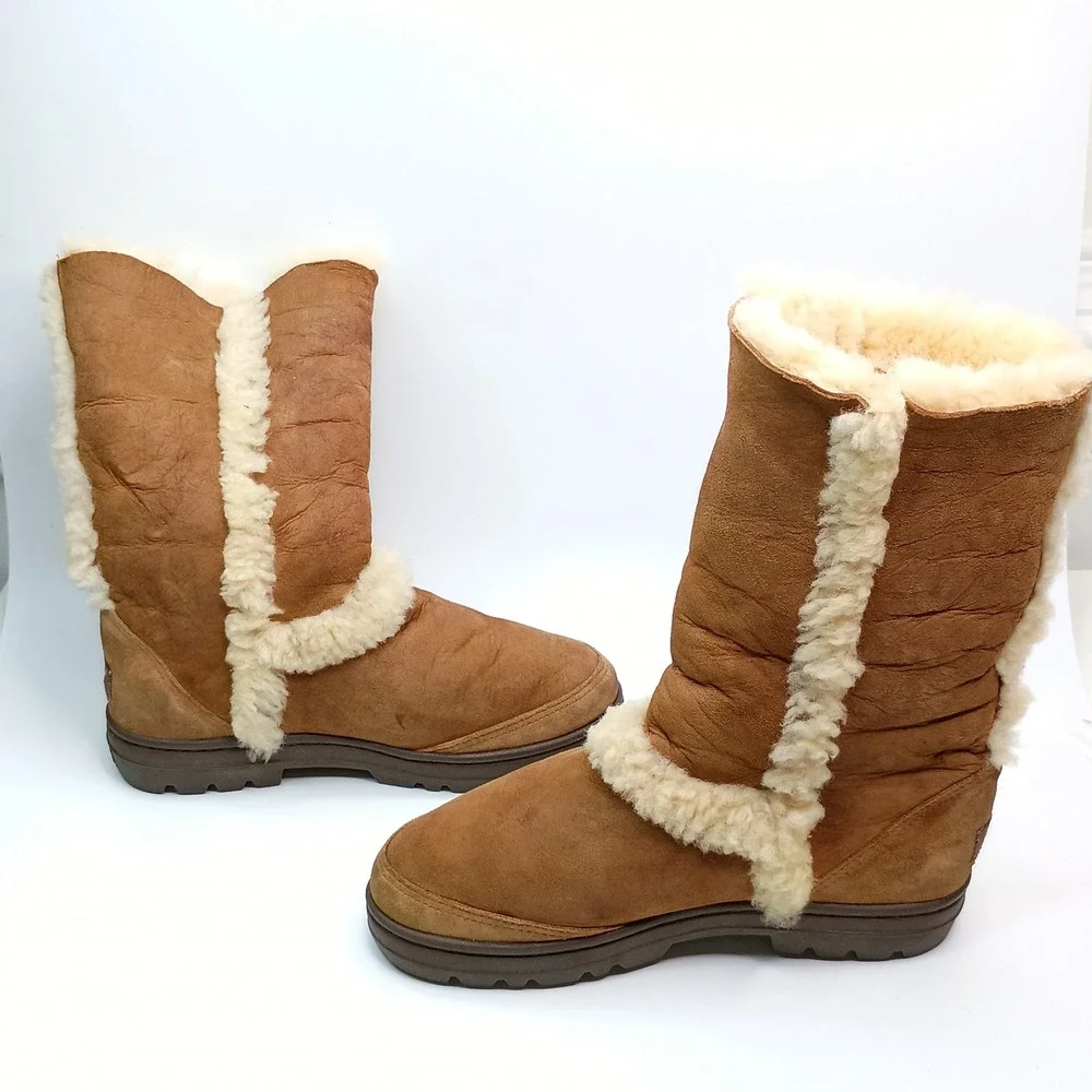 UGG Nightfall Boots Women Size 7 Chestnut Sheepskin Shearling 5359